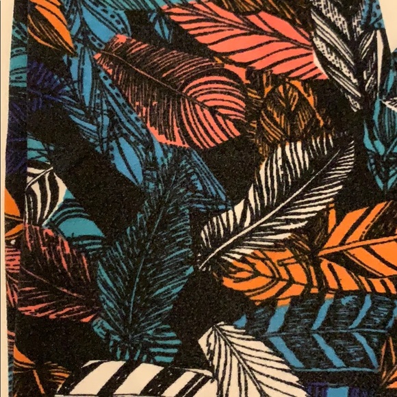 Lularoe os leggings - Picture 2 of 3